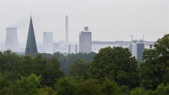 Trübe Aussichten bei VW -  das Unternehmen ist im Krisenmodus. (Archivbild) 