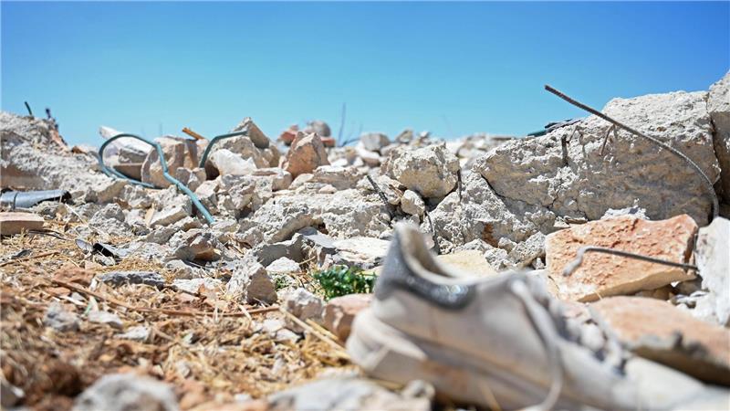 Alabali Radovan verurteilt Siedlergewalt gegen Palästinenser Trümmer eines zerstörten Familienhauses bei Al-Dschudeira.