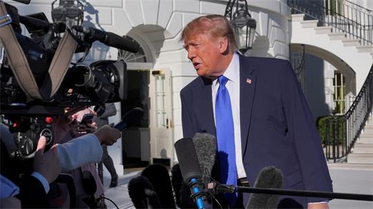 Trump behauptet, Musk habe die Starlink-Drosselung rückgängig gemacht.
