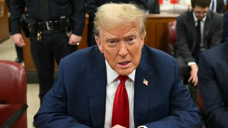 Cohen im Kreuzverhör - Ende von Trump-Prozess in Sicht Trump droht eine mehrjährige Haftstrafe, die zur Bewährung ausgesetzt werden könnte.