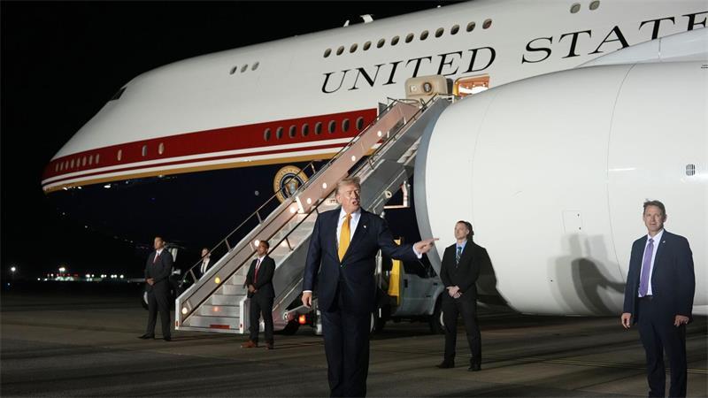 Trump flog mit der neuesten Air Force One in die USA (Archivbild).