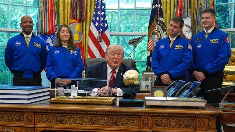 Trump hat den Astronauten der „Artemis 2“-Mission zu ihrem Flug um den Mond herum gratuliert. 