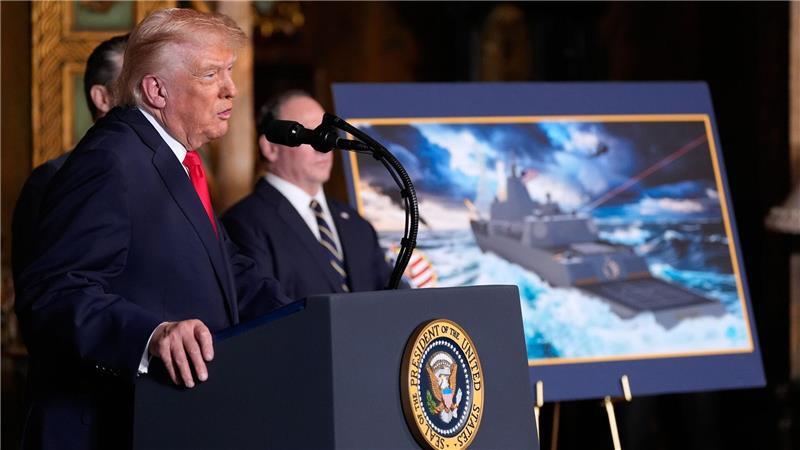 Trump kündigt den Bau von neuen Schlachtschiffen an. 