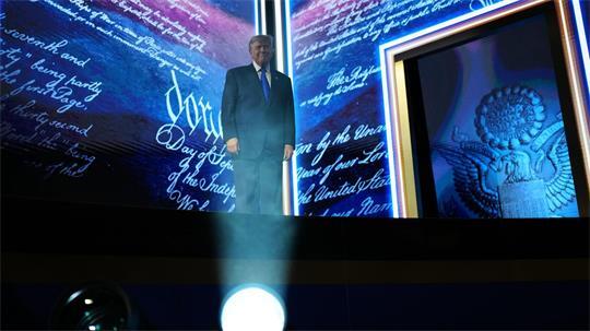 Trump schwört Republikaner auf Wahlkampf ein.