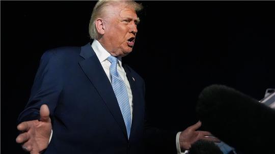 Trump stellt sich jetzt hinter eine Abstimmung zu den Epstein-Akten.