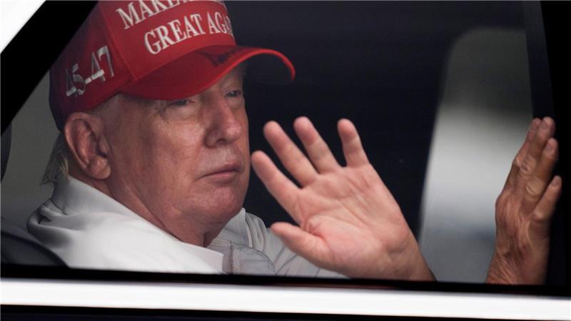 Trump sauer auf Putin - Droht Moskaus Ölkunden mit Zöllen Trump stinksauer auf Putin