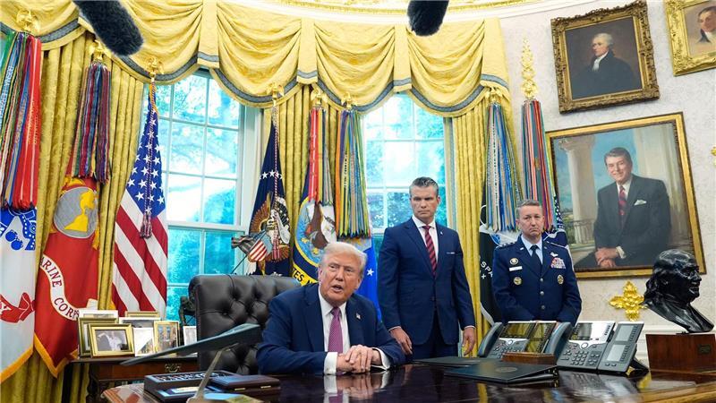 Trump: Verteidigungsressort heißt jetzt „Kriegsministerium“ Trump unterschreibt ein Dekret für das „Kriegsministerium“.