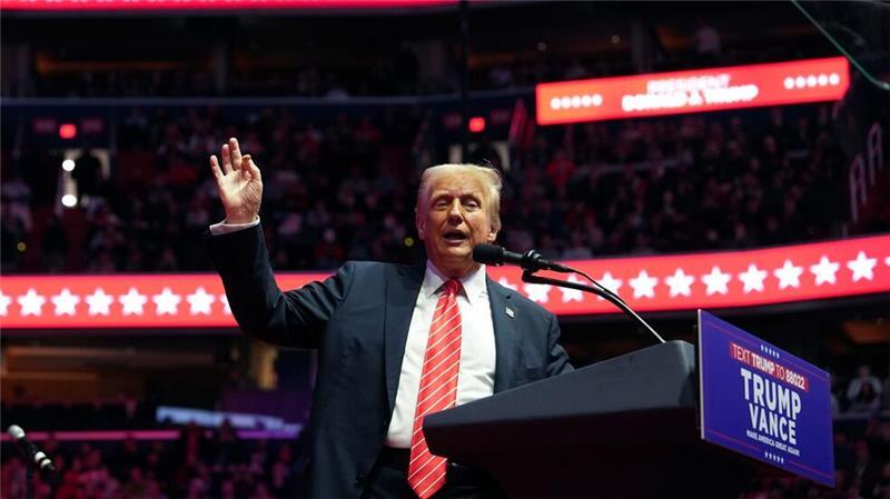 Los Angeles rüstet sich für erneute Brände Trump verspricht Hilfe.