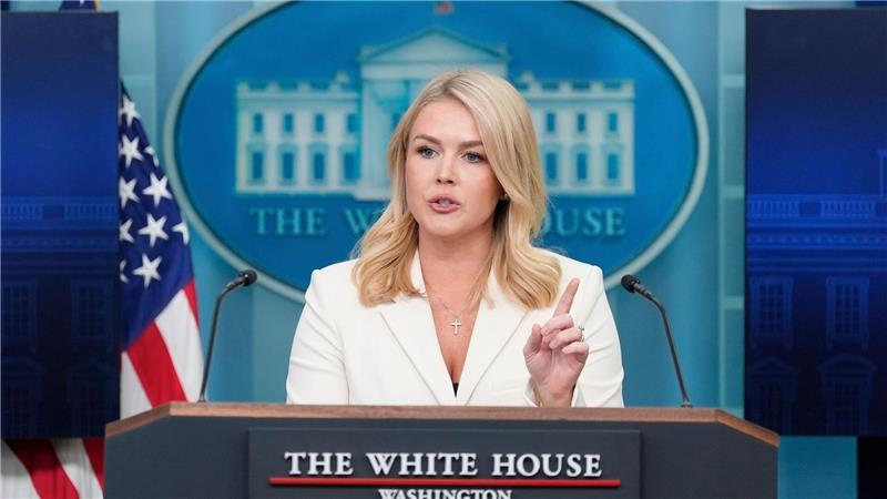 Der Maga-Look der Trump-Frauen: Wenn Stil politisch wird Trumps Sprecherin Leavitt trägt meist eine Halskette mit einem Kreuz. (Archivbild)