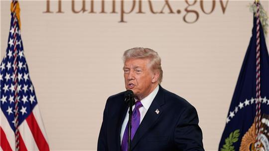 Trumps neue Regierungswebsite soll Amerikanern helfen, günstiger an Medikamente zu kommen. 