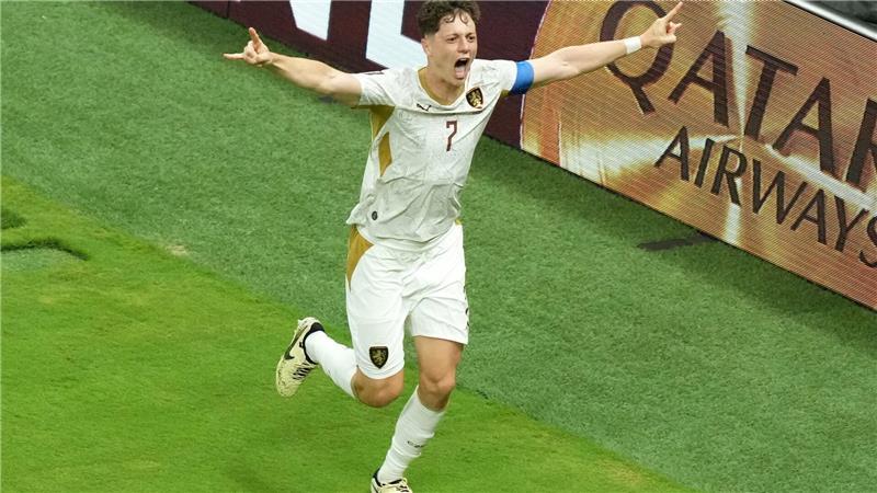 Südkorea dreht WM-Auftakt gegen Tschechien Tschechiens Kapitän Krejci erzielte den ersten WM-Treffer für sein Land nach 20 Jahren.