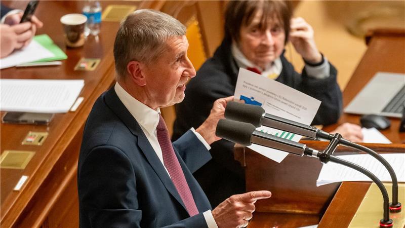 Tschechiens Ministerpräsident Andrej Babis kann nach einer gewonnenen Vertrauensabstimmung weiterregieren. (Archivbild)