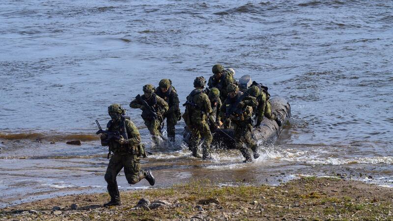 Tschechische Soldaten nehmen an der Militärübung „Wettiner Schwert 2024“ in Sachsen-Anhalt teil.