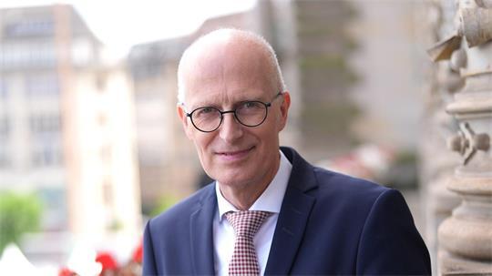Tschentscher ist gegen die Senkung der Körperschaftsteuer und für eine Digitalabgabe für Tech-Konzerne. (Archivbild)