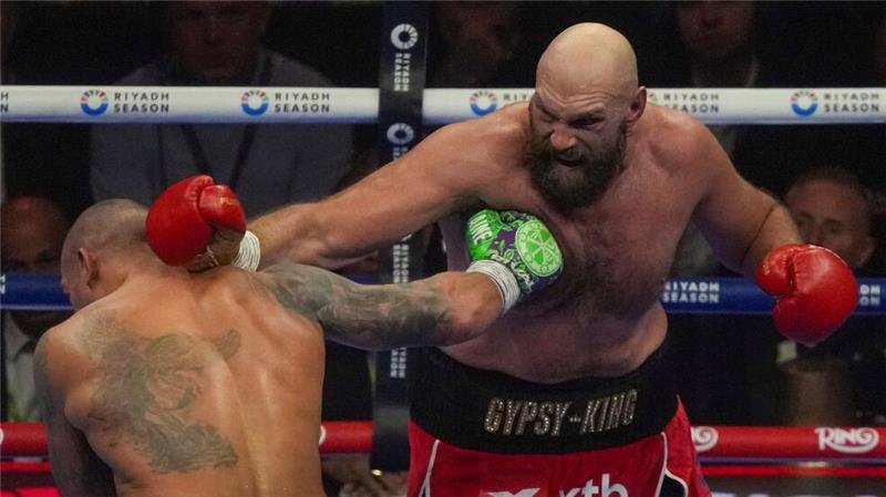 Britischer Box-Star Fury beendet Karriere Tyson Fury (r) hat erneut seine Karriere beendet.