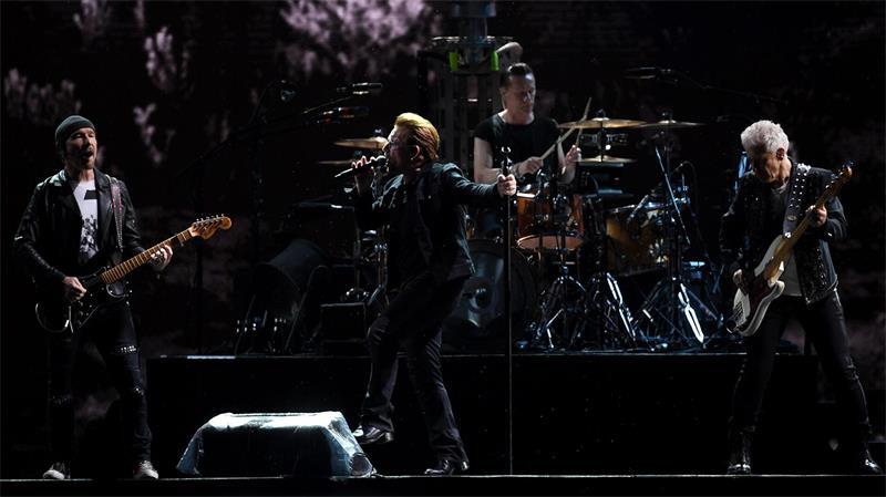 U2 begeisterten ihre Fans auch 2017 bei ihrer „The Joshua Tree“-Tour im Olympiastadion. (Archivbild)