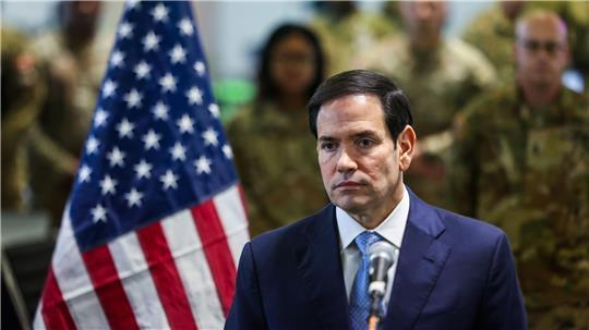 US-Außenminister Marco Rubio stellt sich nach seinem Besuch des zivil-militärischen Koordinationszentrums im Süden Israels den Fragen der Journalisten.