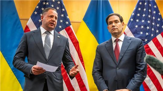 US-Außenminister Marco Rubio und der ukrainische Verhandlungsführer Andrij Jermak wollen am Sonntagabend erneut vor die Presse treten.