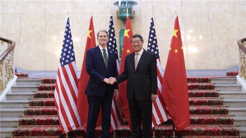 US-Finanzminister Bessent und sein chinesischer Amtskollege He sprachen diesmal über Handelsbeschränkungen. 