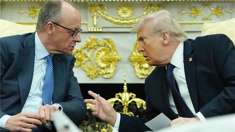 US-Präsident Donald Trump (r) empfängt Bundeskanzler Friedrich Merz (CDU) im Weißen Haus