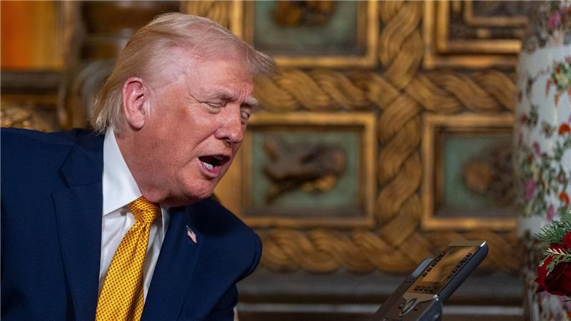 US-Präsident Donald Trump spricht bei einem Telefonat.