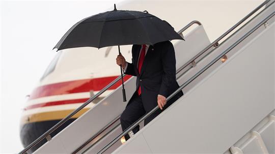 US-Präsident Donald Trump trifft auf der Joint Base Andrews ein.