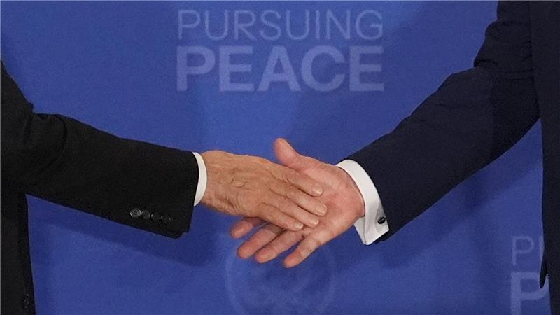 Das Gipfeltreffen zur Ukraine - Was wir wissen und was nicht US-Präsident Donald Trump und Kremlchef Wladimir Putin haben sich in Alaska getroffen.