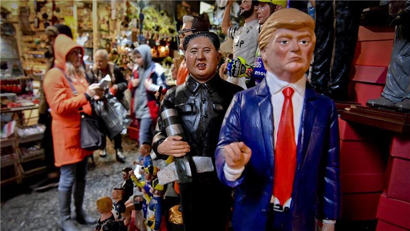 US-Präsident Donald Trump und Nordkoreas Machthaber Kim Jong Un in Neapel als Krippenfigur. (Archivbild) 
