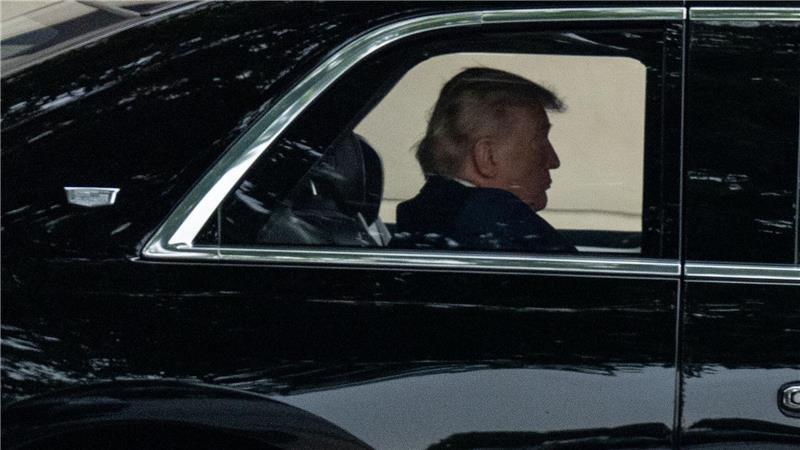 US-Präsident Donald Trump verlässt das Walter Reed National Military Medical Center.