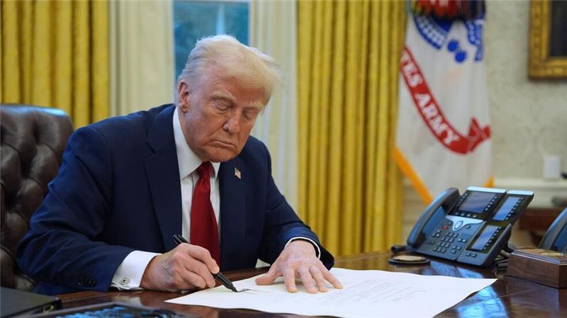 US-Präsident Donald Trump weicht auffallend aus auf Nachfragen dazu, ob er bereits mit Kremlchef Wladimir Putin telefoniert hat.