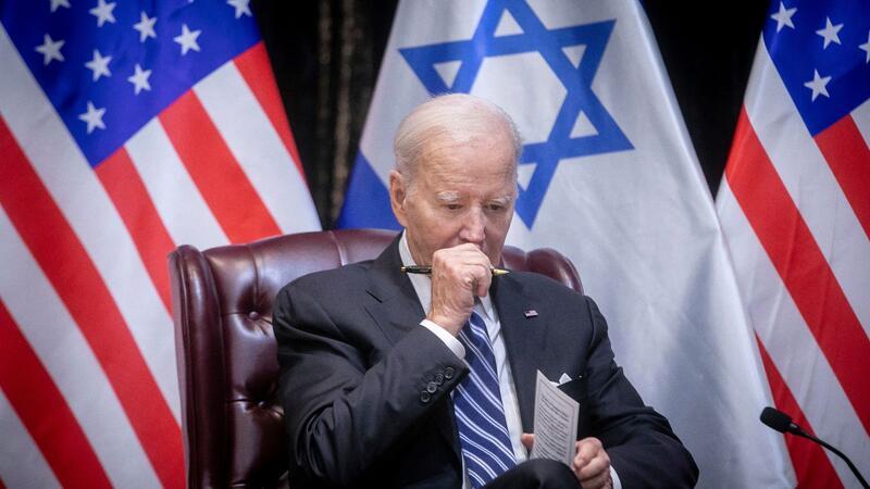 Feuerpause im Gaza-Krieg soll Freitag beginnen US-Präsident Joe Biden macht eine Pause während eines Treffens mit dem israelischen Premierminister Netanjahu.