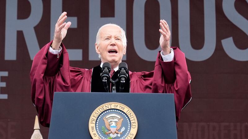 Minister stellt Israels Regierungschef Ultimatum US-Präsident Joe Biden spricht bei der Abschlussfeier des Morehouse College zu den Absolventen.