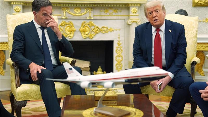 US-Präsident Trump droht russischen Handelspartnern mit 100-Prozent-Zöllen bei einem Treffen mit Nato-Generalsekretär Rutte.