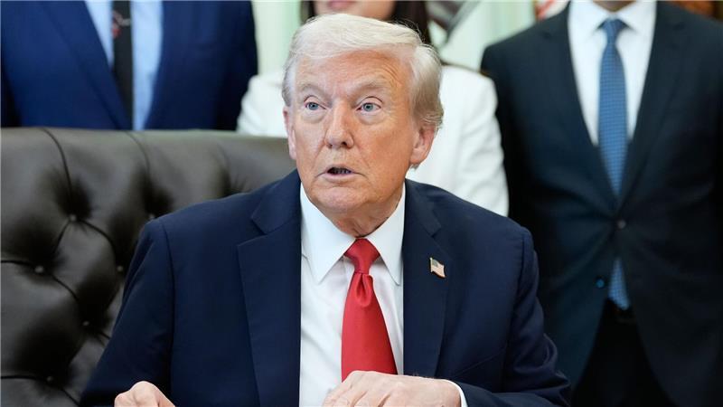 Trump: Neuer Zoll auf China-Importe für Wirtschaft untragbar US-Präsident Trump geht nicht davon aus, dass die neuen, von ihm forcierten Zölle gegen China für die Wirtschaft haltbar sind. (Archivfoto)