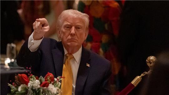 US-Präsident Trump hat den Moderator Stephen Colbert scharf angegriffen.