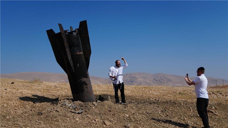Israel und Iran greifen sich erstmals seit Monaten an US-Präsident Trump hatte zuvor auf seiner Plattform Truth Social den Iran und Israel aufgefordert, die Angriffe sofort einzustellen.