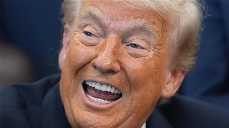 US-Präsident Trump kündigt eine Zollerhöhung für die EU an.