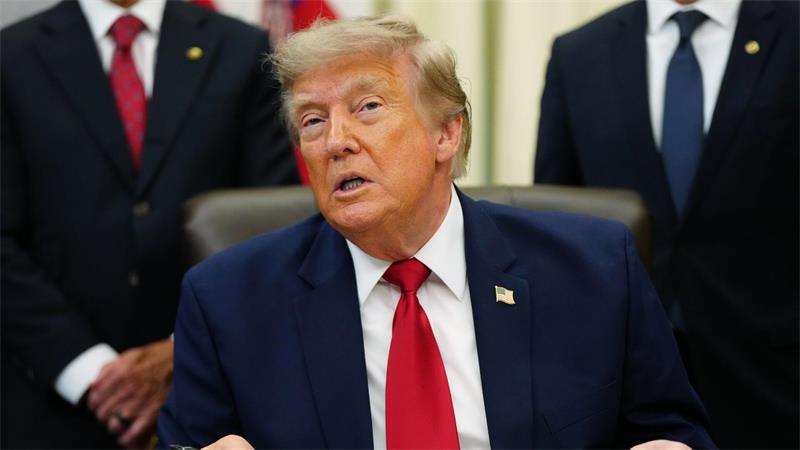 US-Präsident Trump rückt wieder von seiner Gebührenidee in der Straße von Hormus ab.