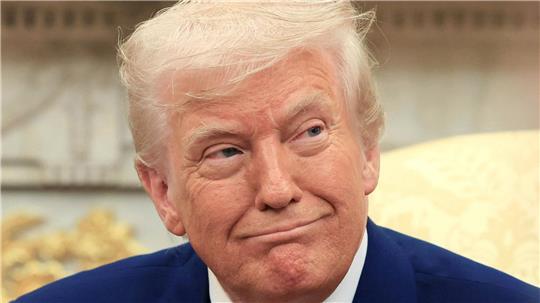 US-Präsident Trump will seine schönen Haare besser pflegen können. (Archivbild)