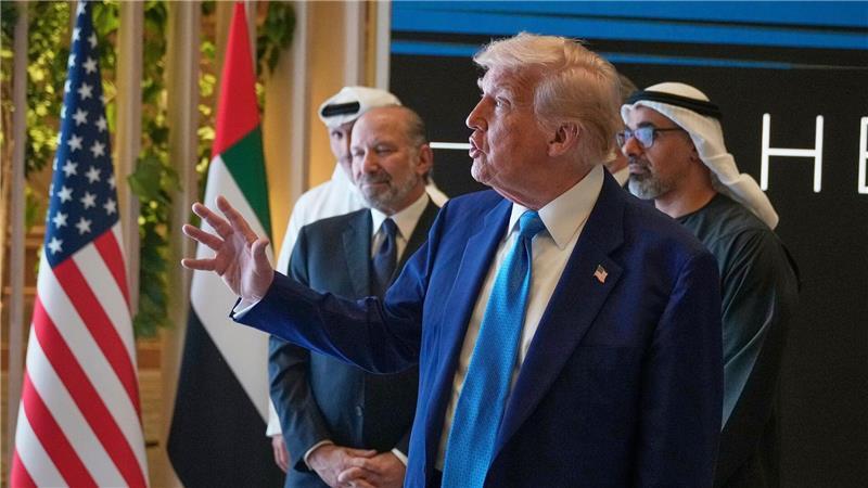 US-Präsident Trump will wegen der Geburt eines Enkels schnell heimkehren von seiner Nahost-Reise - und keinen Abstecher zu den Ukraine-Gesprächen in der Türkei machen.