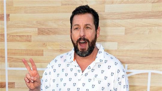 US-Schauspieler Adam Sandler hat zwei Töchter mit seiner Frau Jackie.