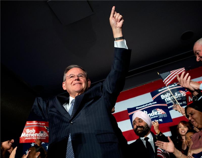 Rücktrittsforderungen gegen US-Senator nach Anklage US-Senator Bob Menendez aus New Jersey soll für eine Gegenleistung die ägyptische Regierung begünstigt haben.
