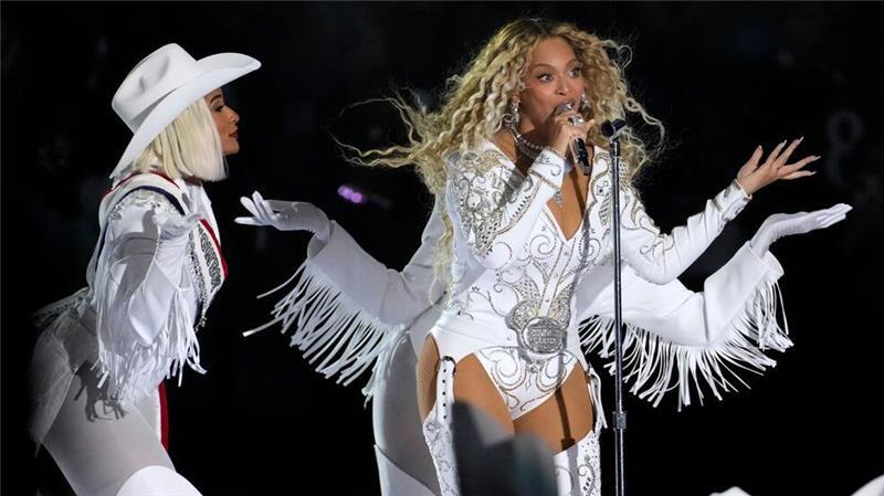 Quarterback-Star läuft bei Netflix-NFL-Premiere zu Rekord US-Superstar Beyoncé trat in der Halbzeitpause auf.