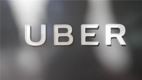 Uber kassiert ein saftiges Bußgeld, weil es Fahrerdaten bei der Übermittlung von Europa in die USA nicht ausreichend geschützt haben soll (Archivbild).