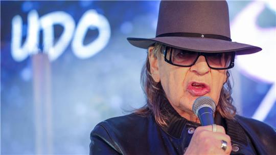Udo Lindenberg, Panikrocker und Maler, singt bei der Eröffnung einer Ausstellung seiner Werke unter dem Motto «Keine Panik in Werl – Das Udo Lindenberg Universum».