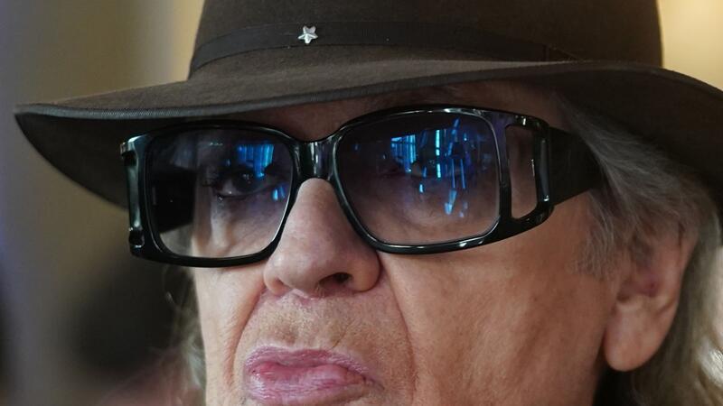 Udo Lindenberg unterstützt Bündnis „Hamburg steht auf“ Udo Lindenberg ist beim Bündnis „Hamburg steht auf!“ mit dabei.