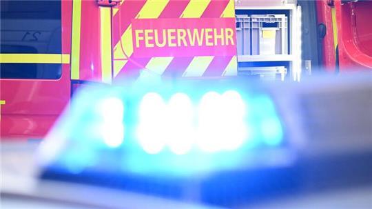 Über 100 Kräfte waren bei der Brandbekämpfung im Einsatz. (Symbolbild)