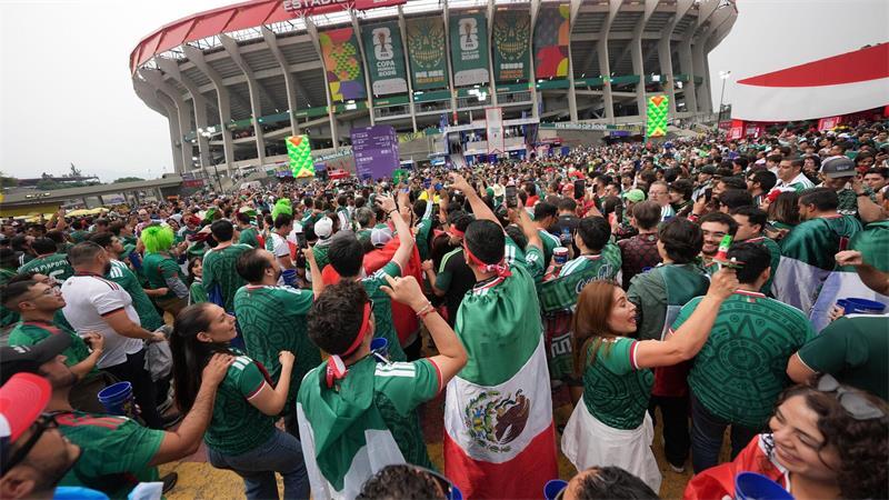Kracher im Azteca: England-Furcht nicht nur vor dünner Luft Über 2200 Meter hoch gelegen: Das WM-Stadion in Mexiko-Stadt.