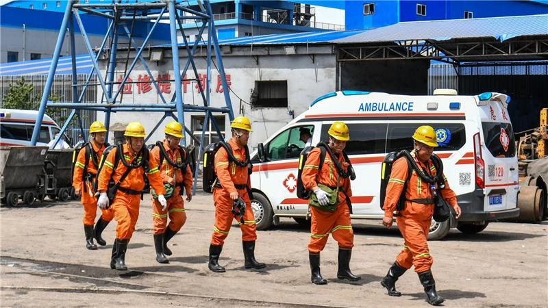 Rettungsarbeiten nach Minenunglück in Nordchina gehen weiter Über 700 Rettungskräfte wurden im Zuge des Unglücks mobilisiert.