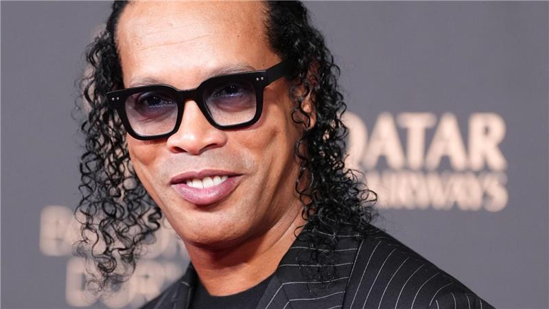 Über Brasiliens ehemaligen Fußball-Superstar Ronaldinho gibt es jetzt eine neue Doku-Serie bei Netflix. (Archivbild)